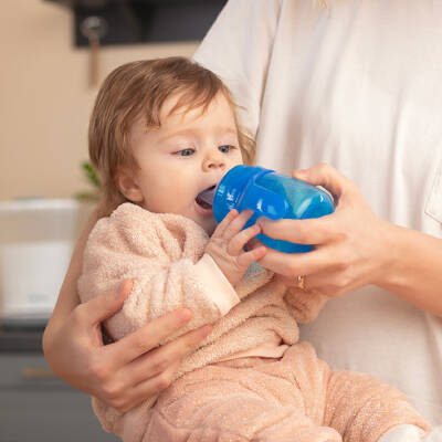 Mamajoo Auslaufsichere Trink-Lernbecher Blau 270ml mit Griff & Anti-Kolik Weicher Schnabel