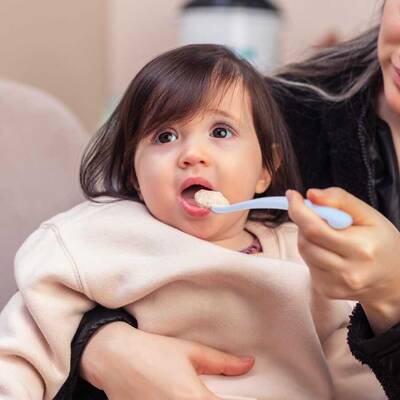 Mamajoo Beslenme Kaşığı, Powder Blue, İkili | Ergonomik Tasarım, Hijyenik Saklama Kutulu